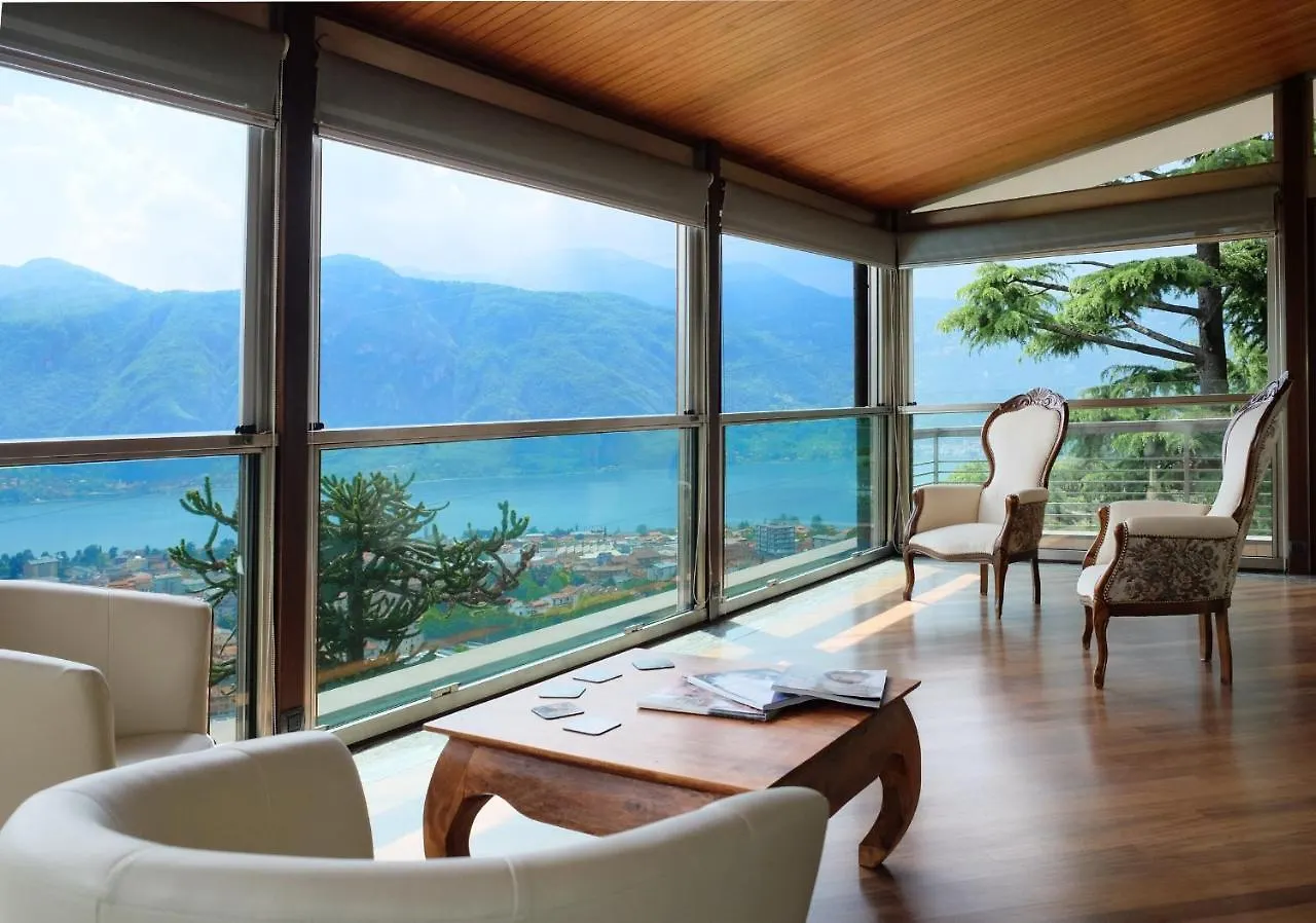 Villa Ornella マンデッロ・デル・ラーリオ