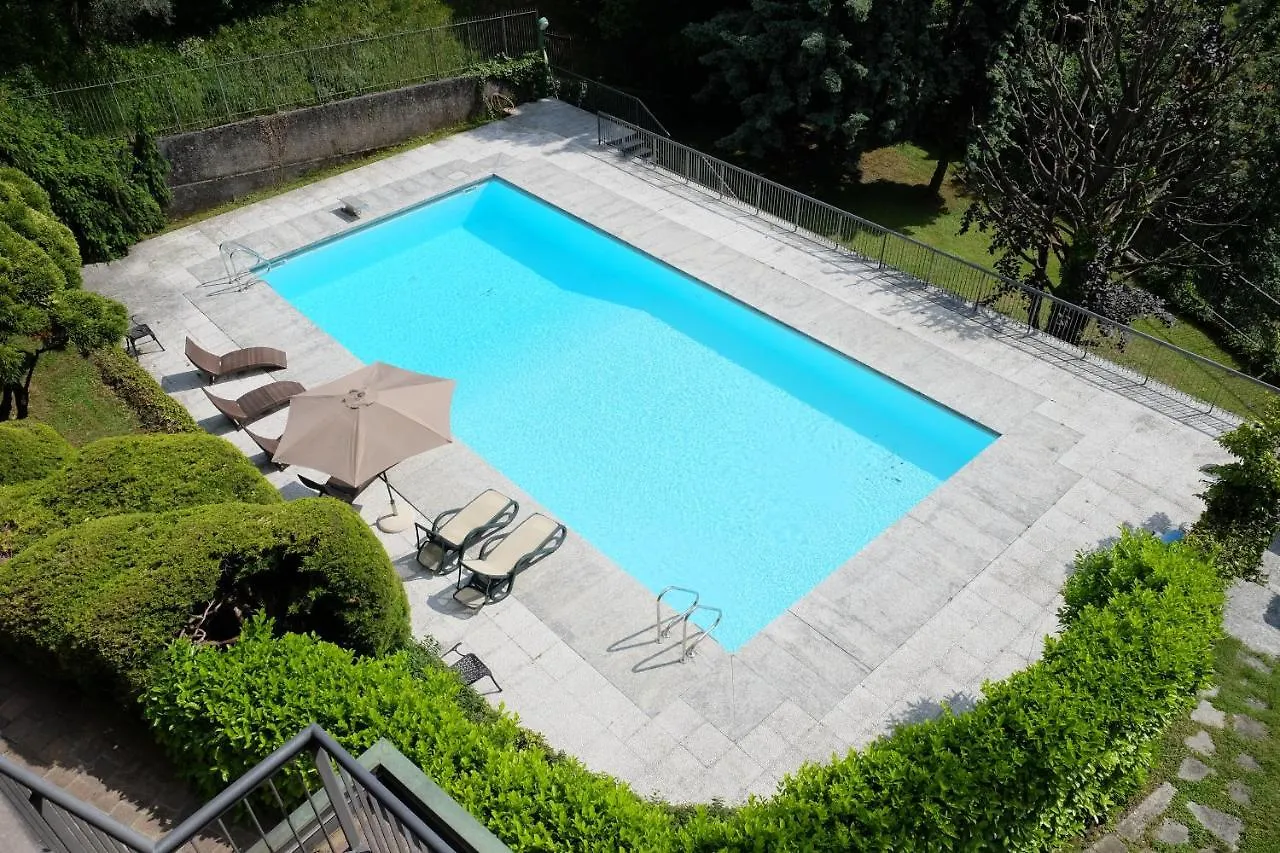 Villa Ornella マンデッロ・デル・ラーリオ